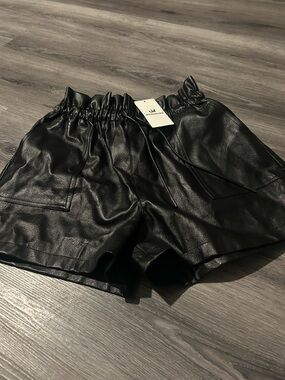 Leather-Look Black Women’s Shorts with Elastic Waist